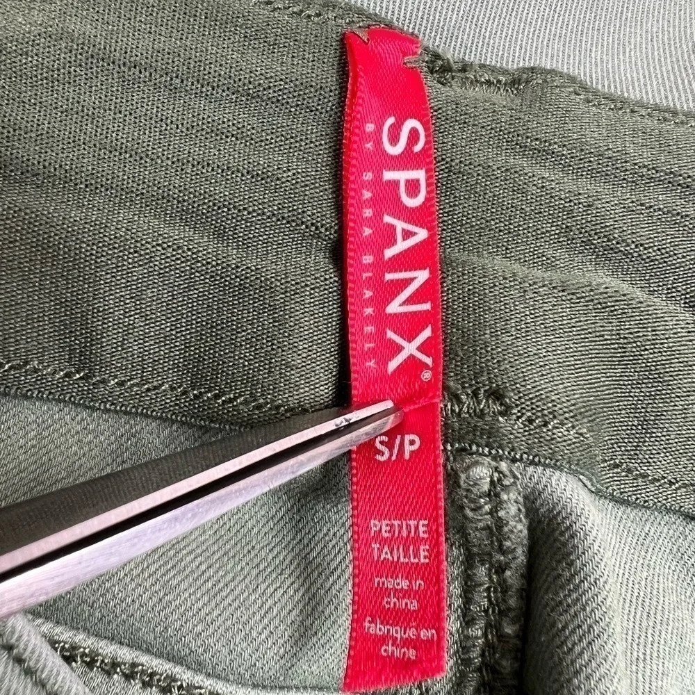SPANX Stretch Twill Ankle Cargo Pant in Washed Green Size S petite - Picture 7 of 9